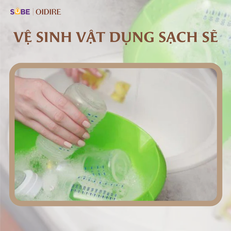 Vệ sinh vật dụng trước khi đặt vào máy